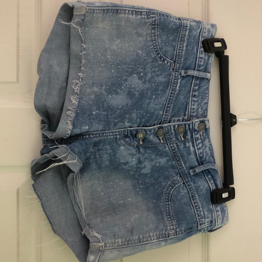 Hollister distress jean shorts with frayed bottoms